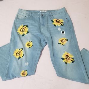 🌻women's mislook sunflower Blue Jeans NWOT🌻